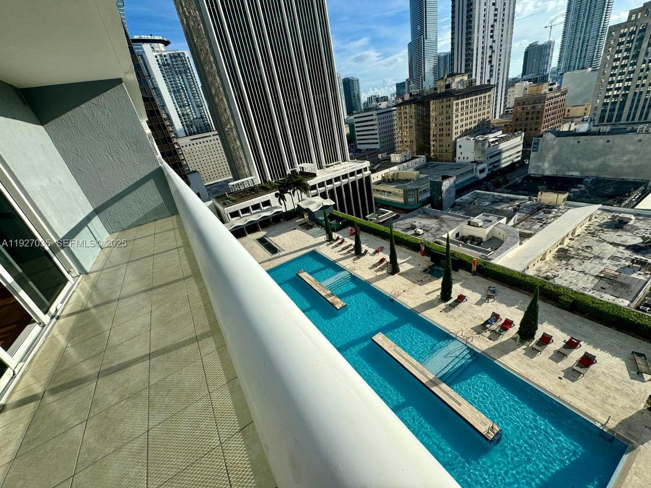 https://bt-photos.global.ssl.fastly.net/miami/1280_boomver_1_A11927035-2.jpg
