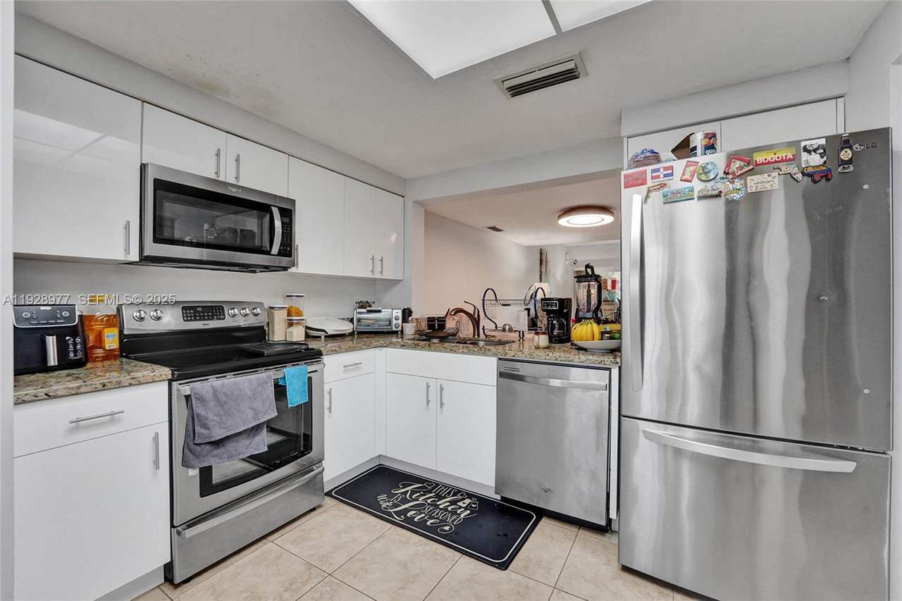 3592 83rd Ln - Photo 1