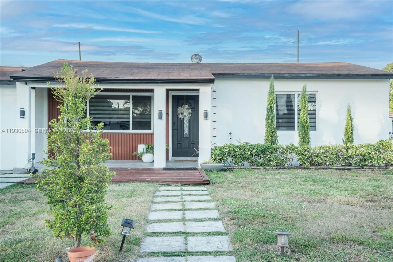 2403 Rodman St - Photo 1