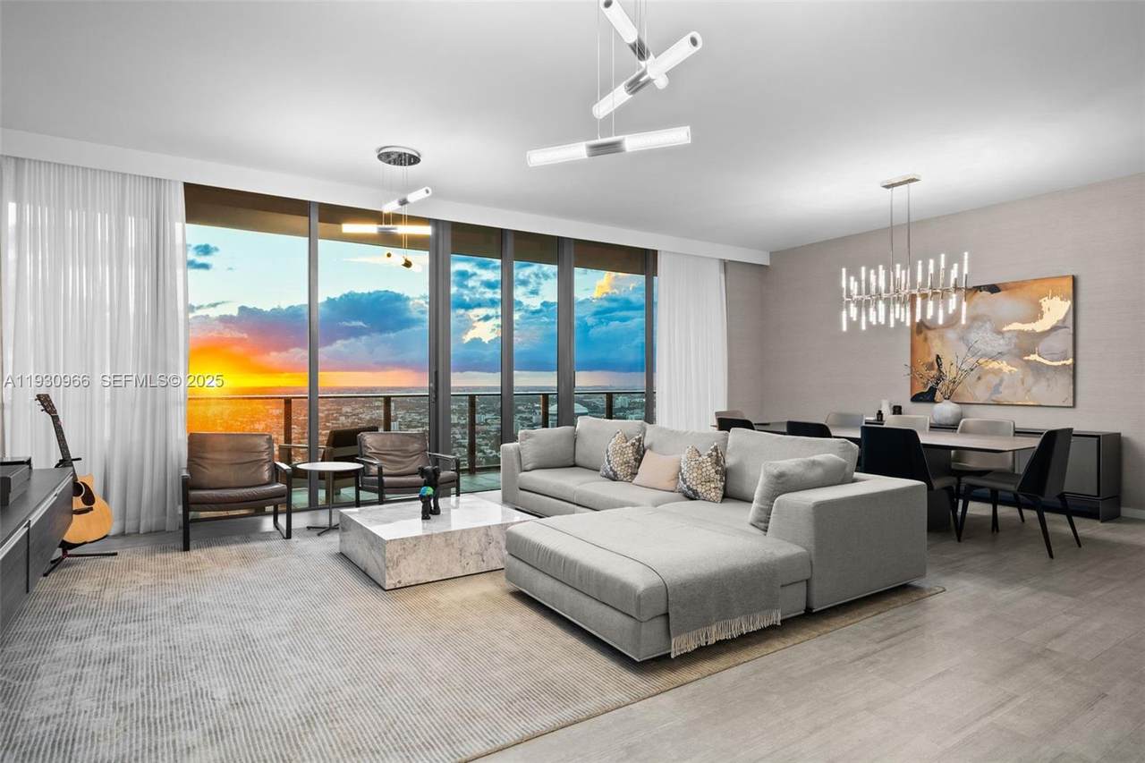 1000 Brickell Plz - Photo 1