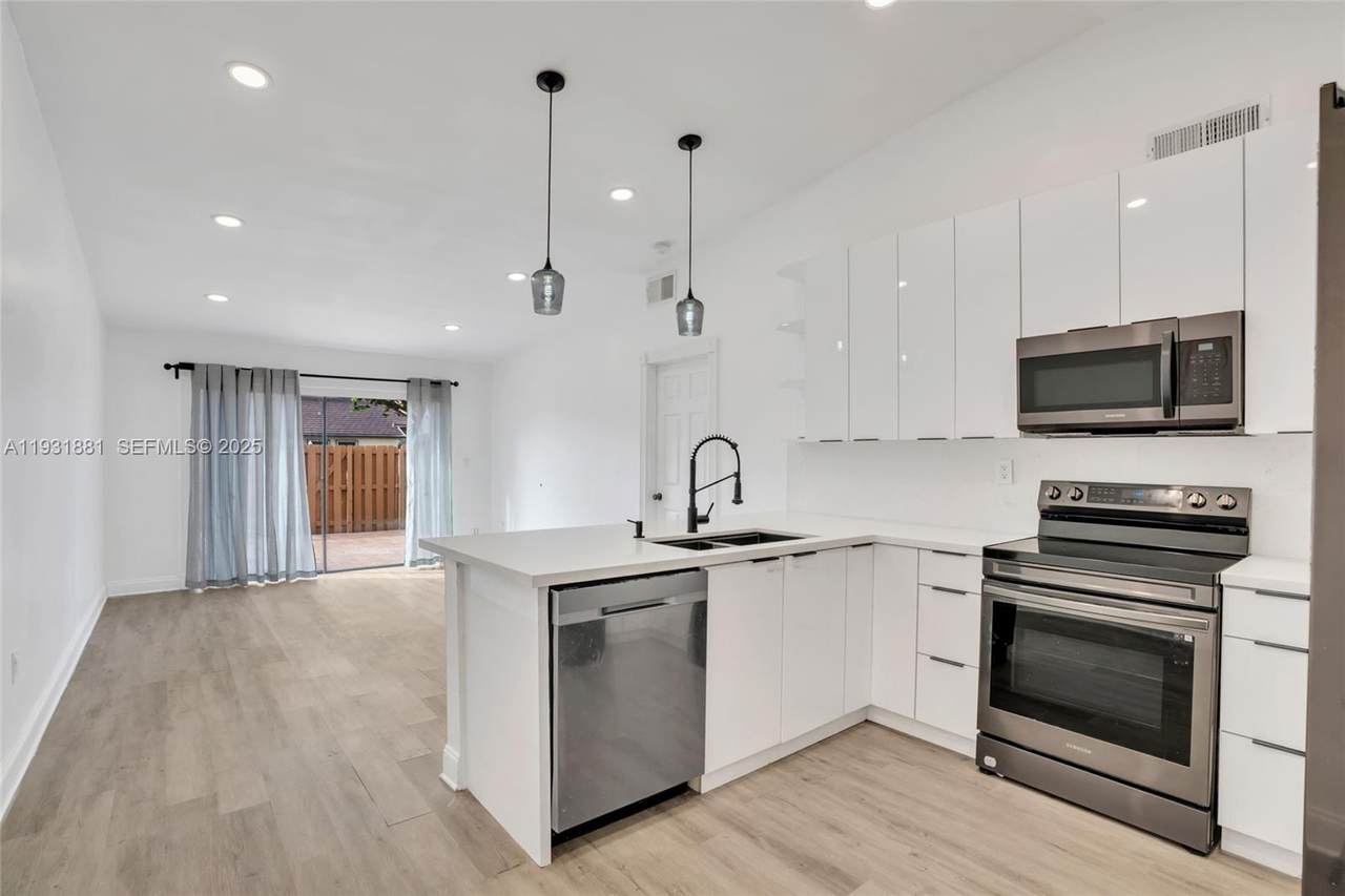 1330 135th Ct - Photo 1