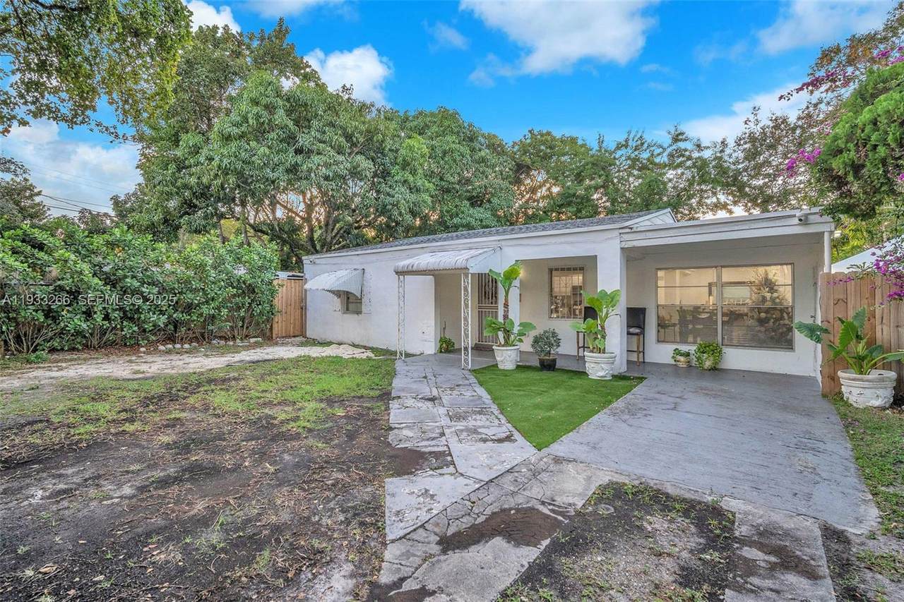 14140 10th Ave - Photo 1