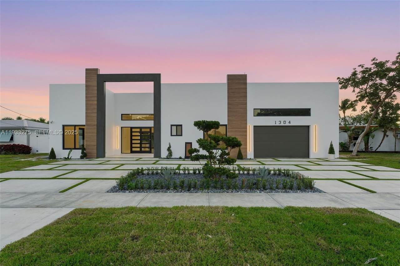 1304 10th Ter - Photo 1