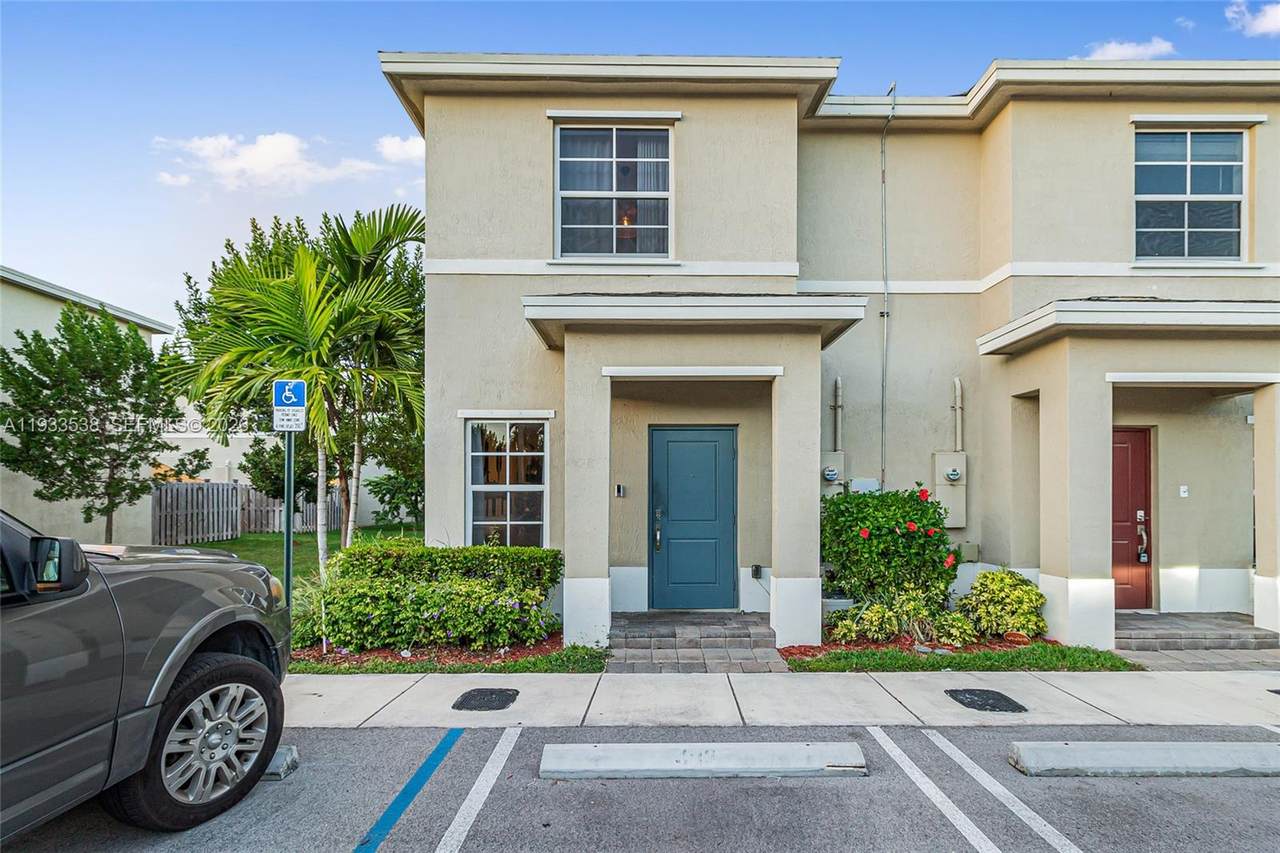 476 5th St - Photo 1