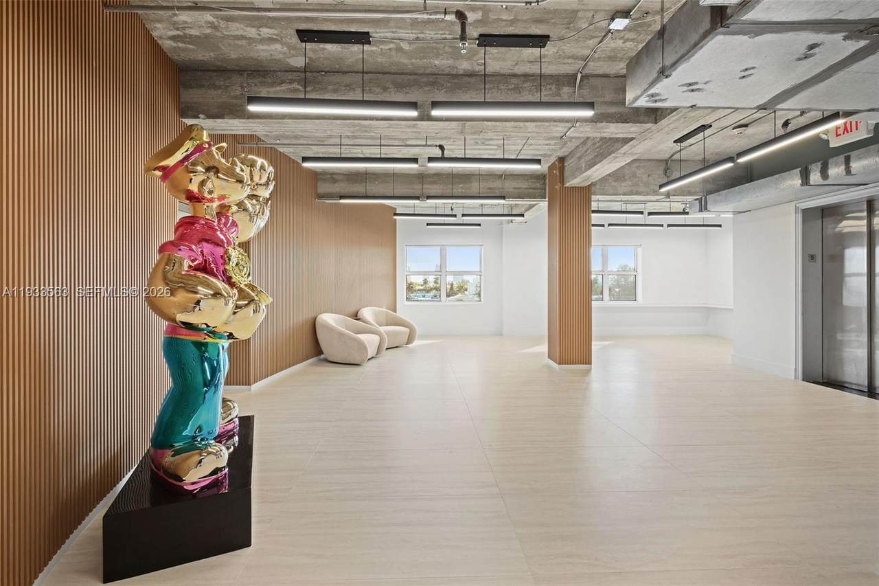 605 Lincoln Rd - Photo 1