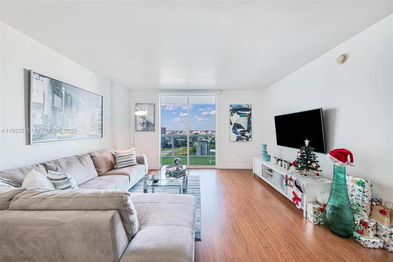 1800 Bayshore Dr - Photo 1