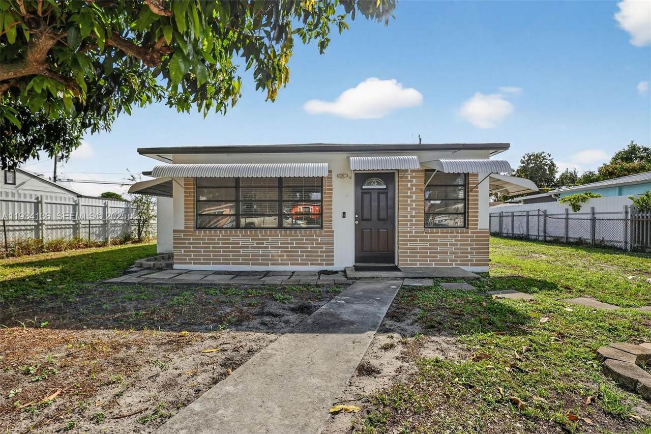 2440 152nd Ter - Photo 1