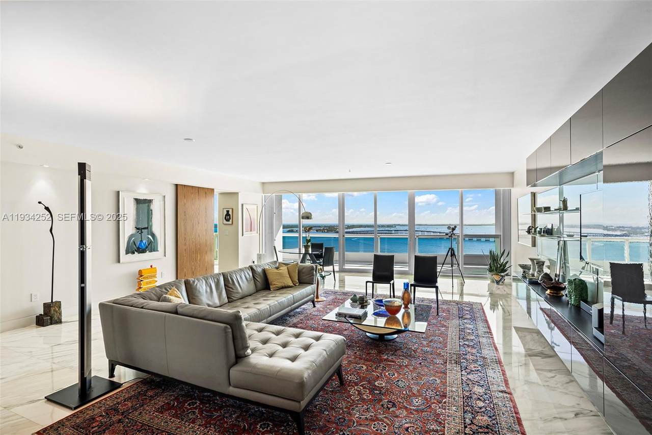 1643 Brickell Ave - Photo 1