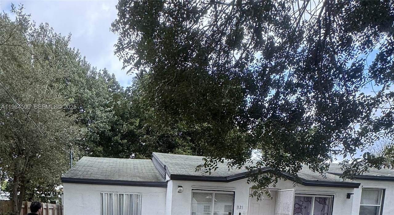 1121 56th St - Photo 1