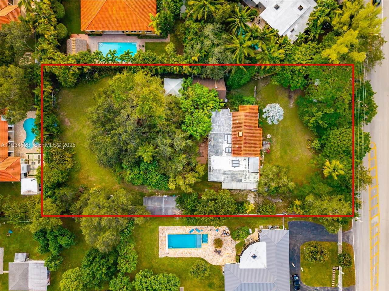 7901 72nd Ave - Photo 1