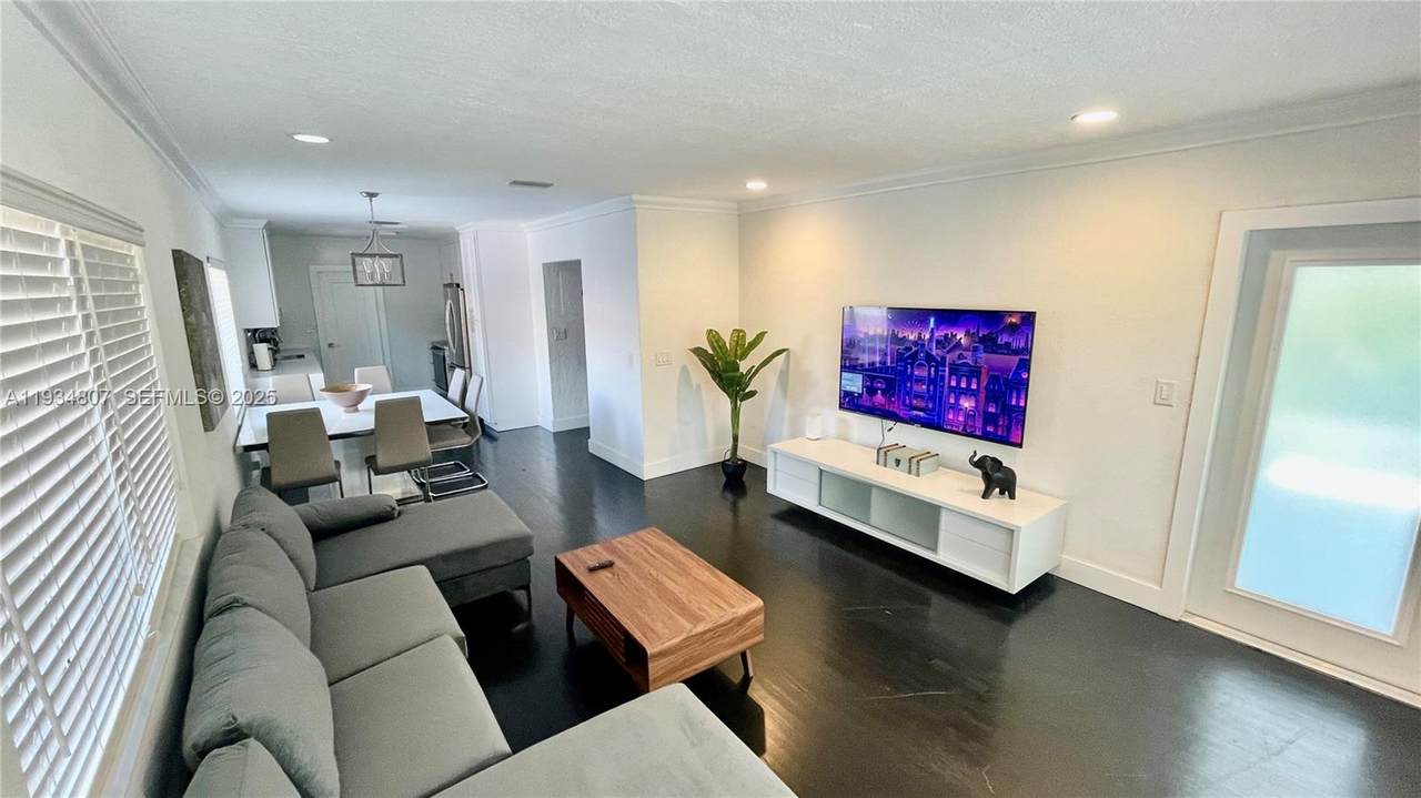 1955 Washington St - Photo 1