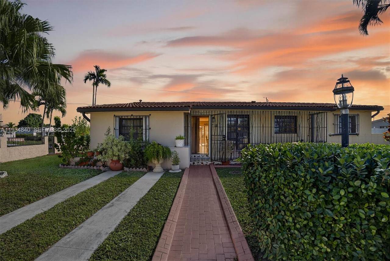 1701 92nd Pl - Photo 1