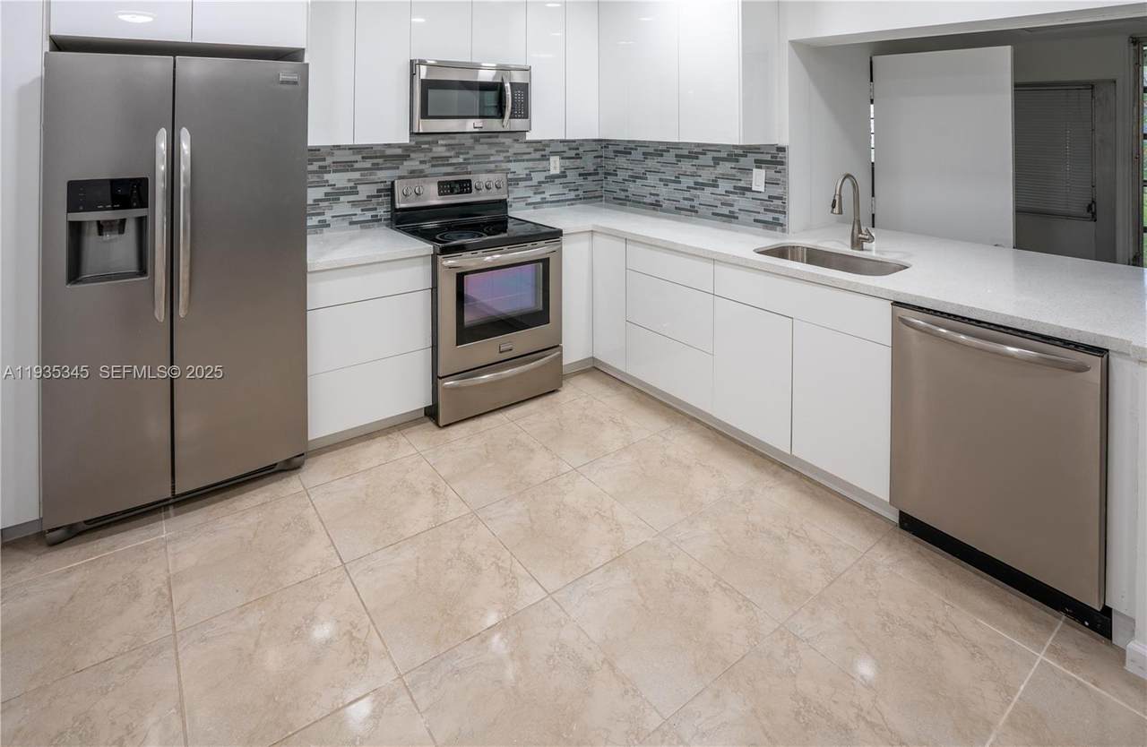 17252 112th Pl - Photo 1