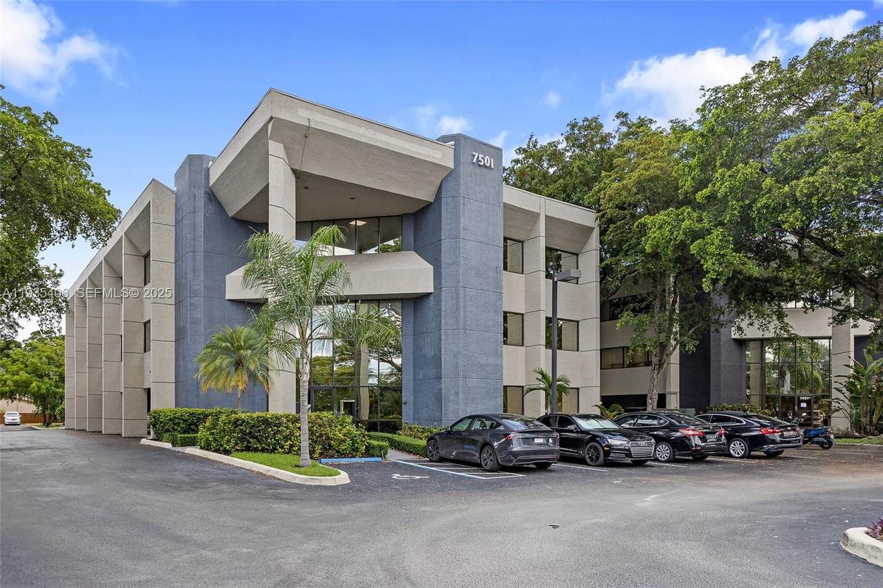 7501 Oakland Park Blvd - Photo 1