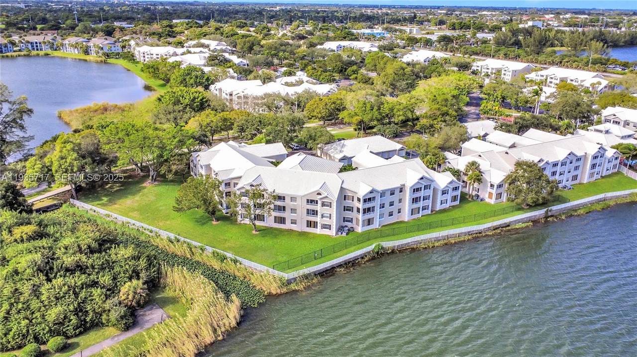 2803 Oakland Forest Dr - Photo 1