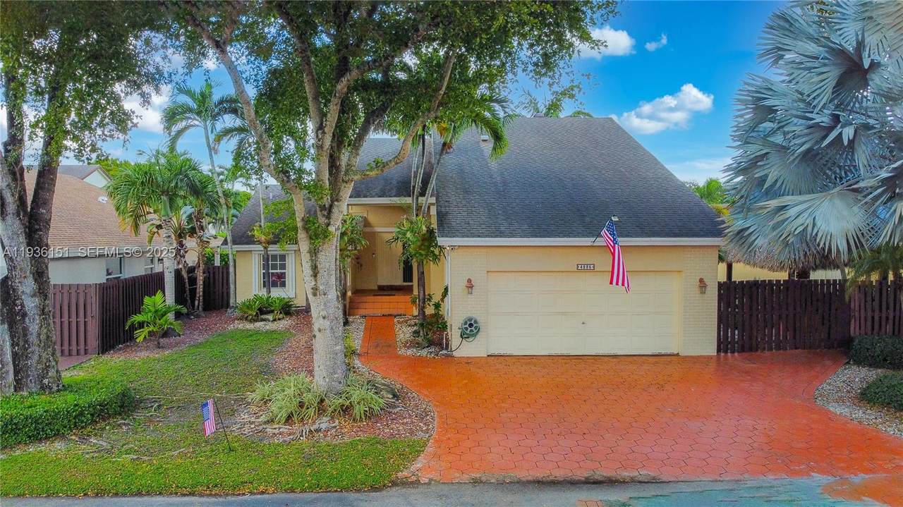 4235 148th Pl - Photo 1