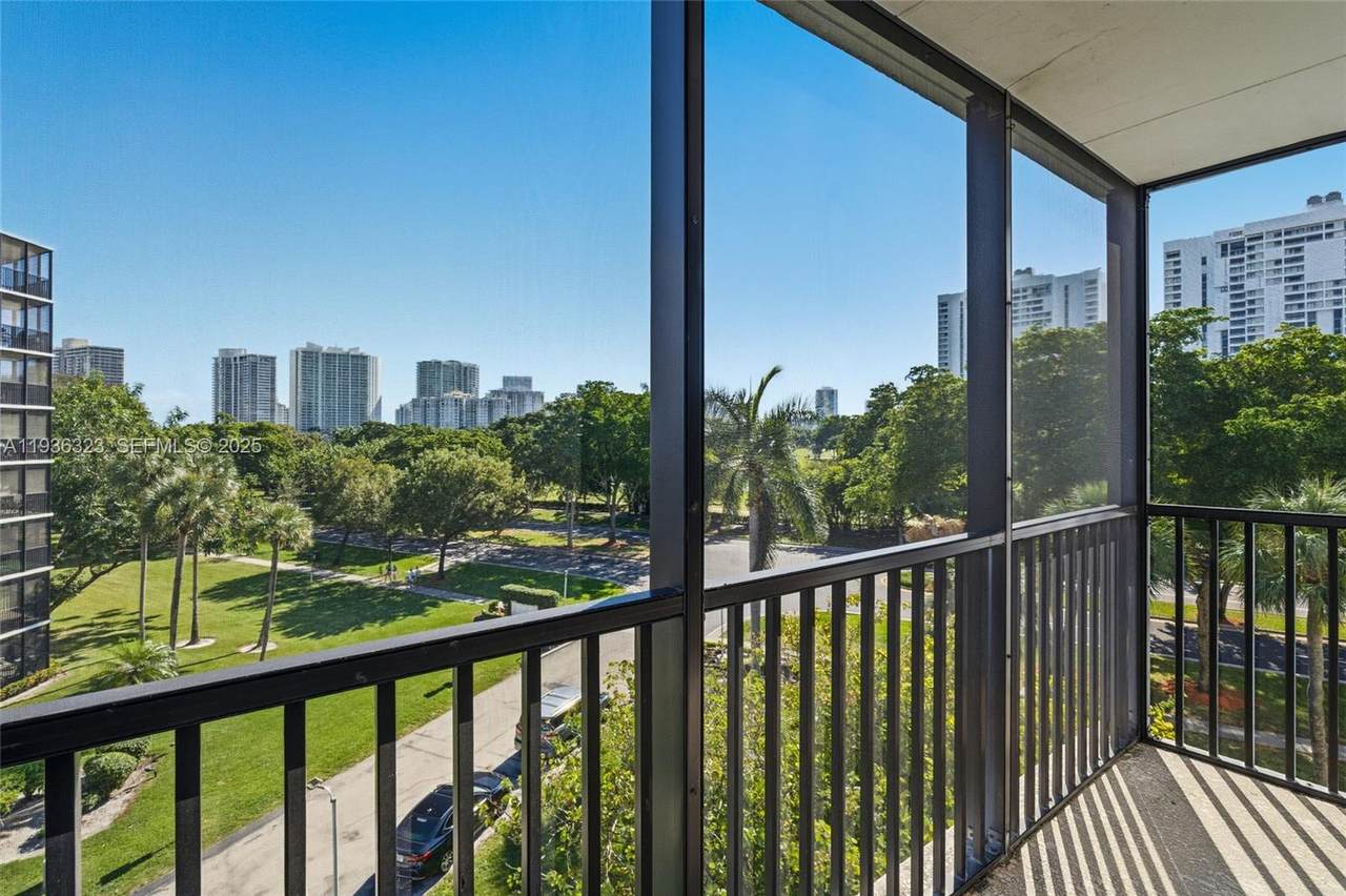 3401 Country Club Dr - Photo 1