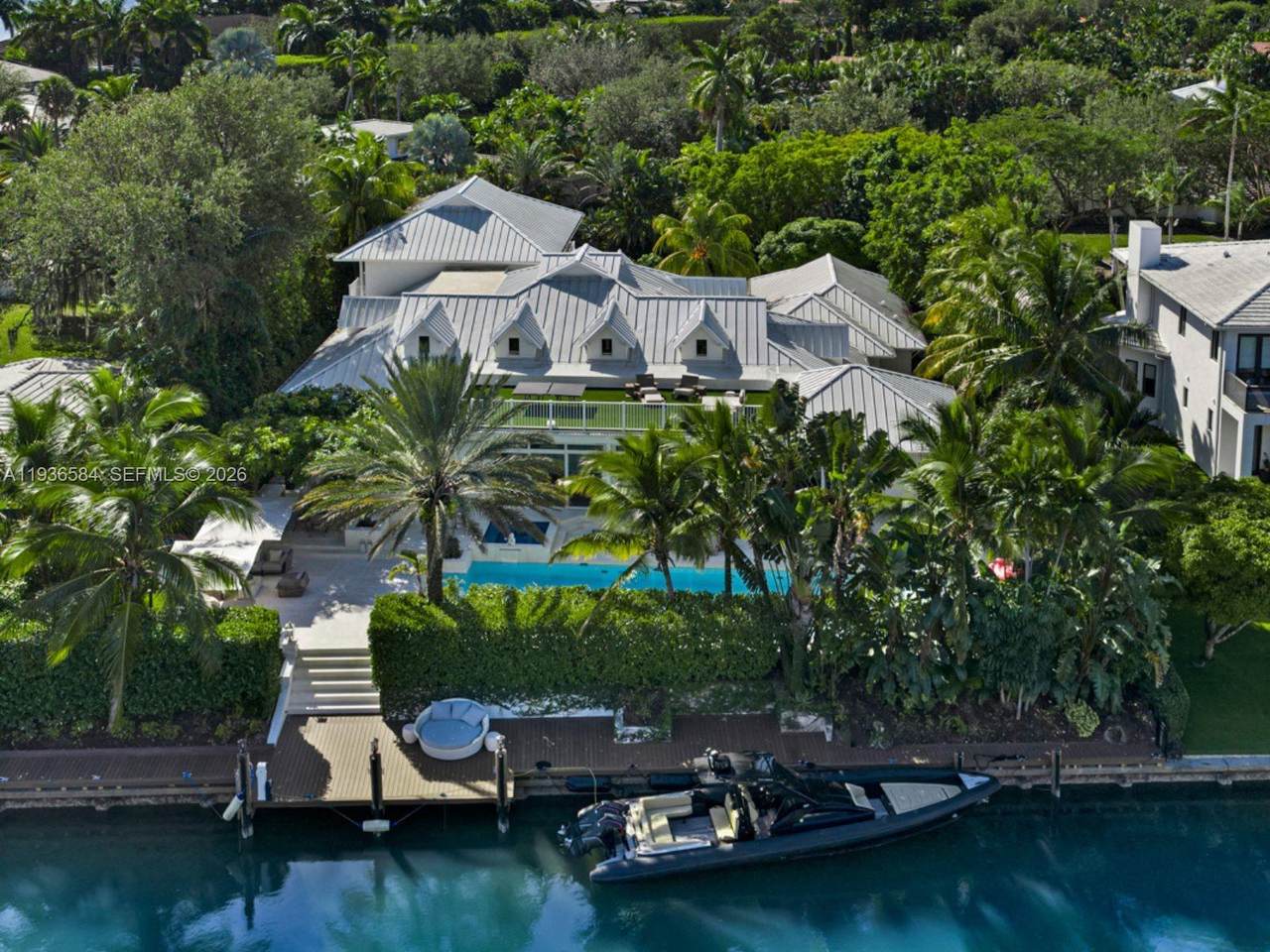 761 Buttonwood Ln - Photo 1