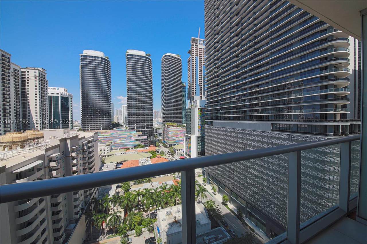 1100 Miami Ave - Photo 1