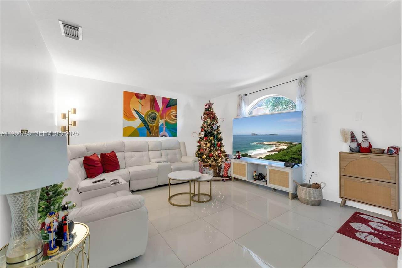 3725 153rd Ct - Photo 1