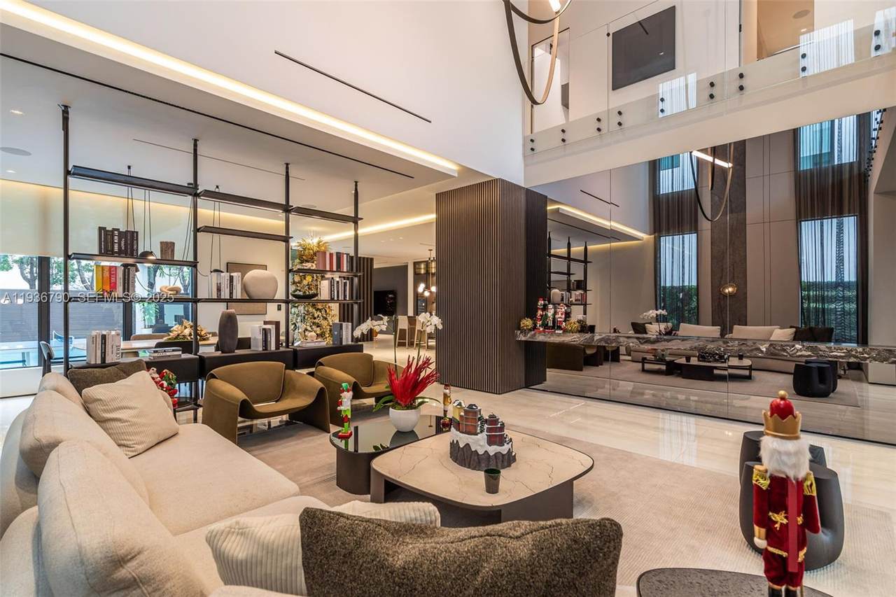 10540 67th Ter - Photo 1