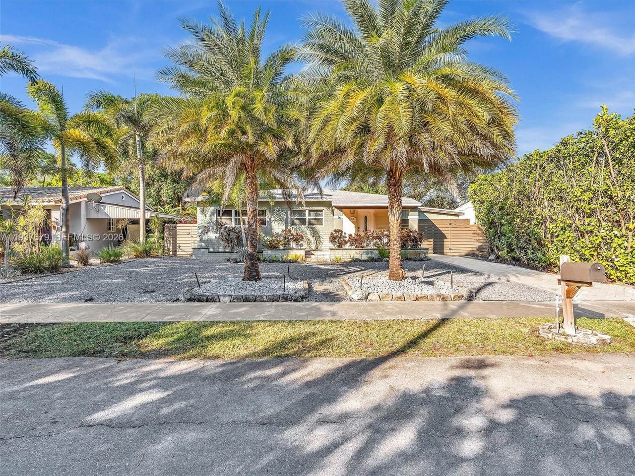 1731 7th Ter - Photo 1