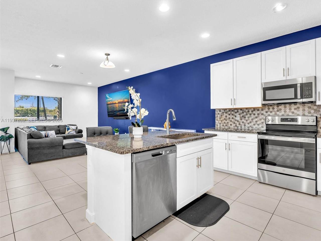 2182 6th St - Photo 1