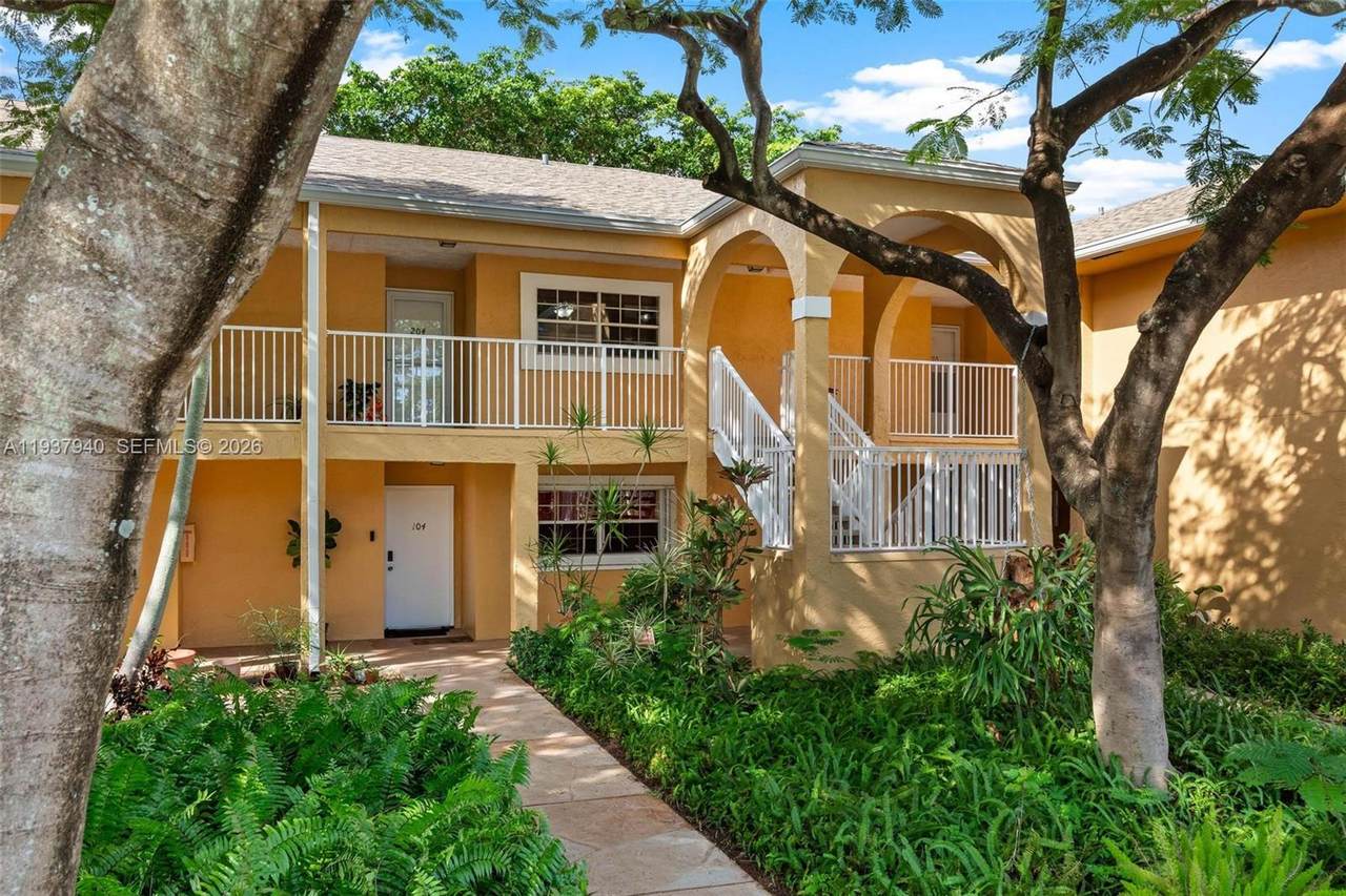 401 10th St - Photo 1