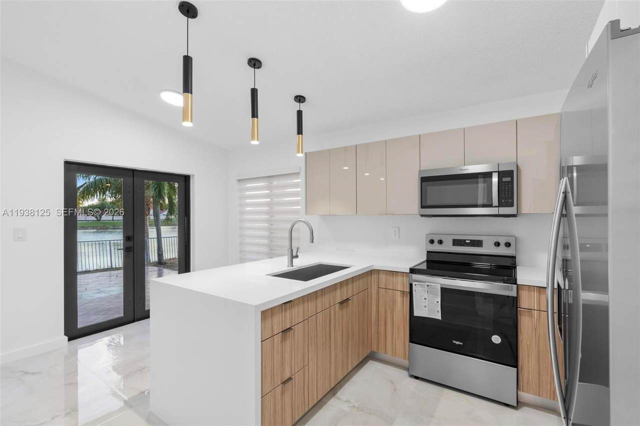 8340 193rd Ln - Photo 1