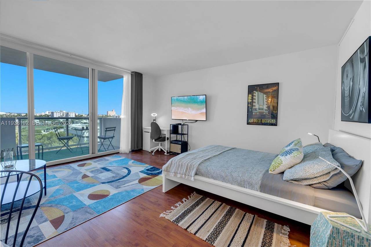 1200 West Ave - Photo 1