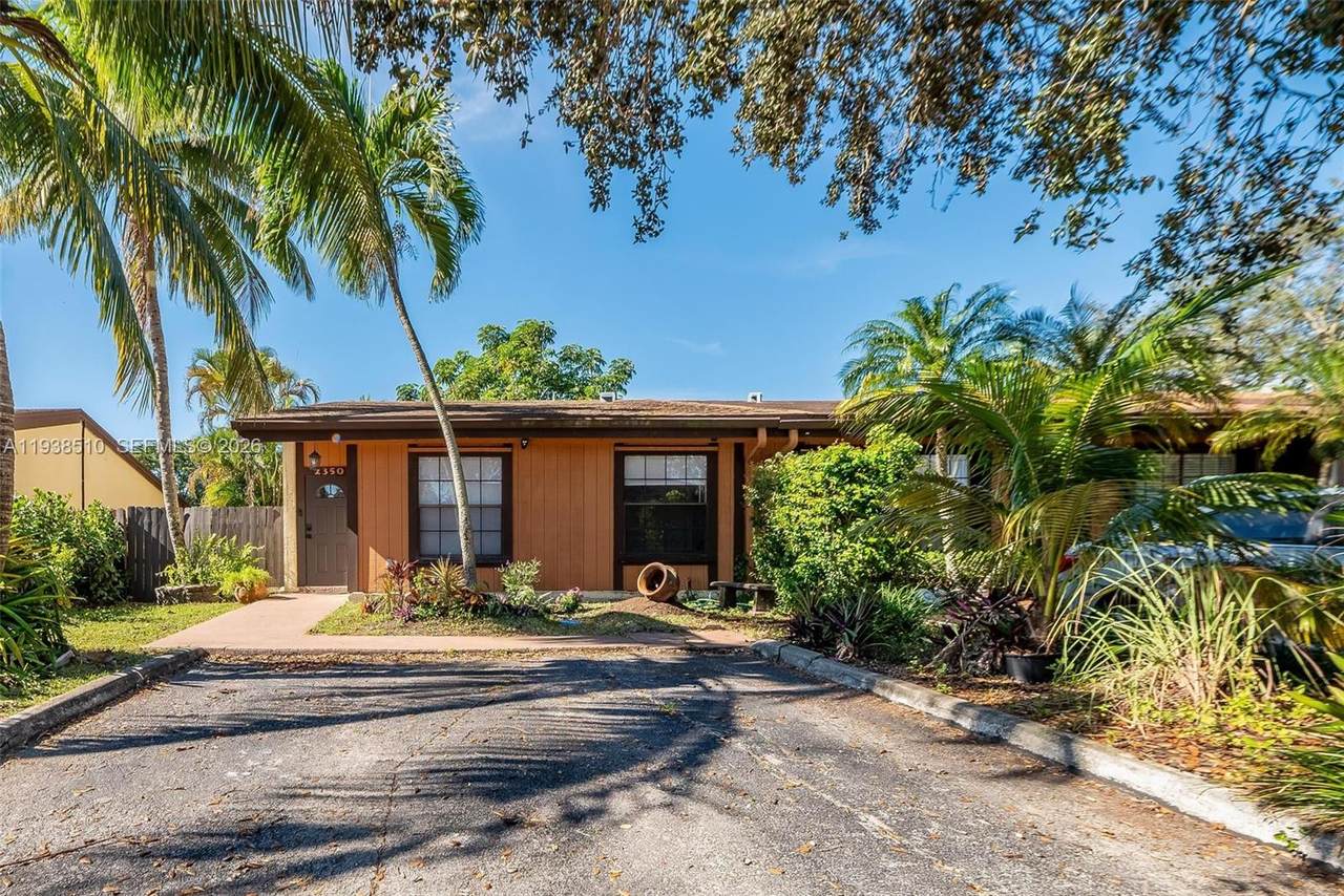 2350 Pecan Ct - Photo 1