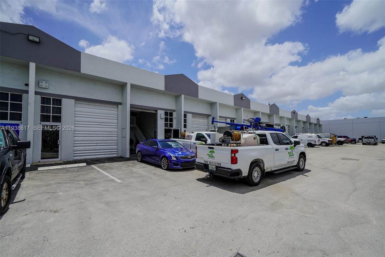 13390 131st St - Photo 1