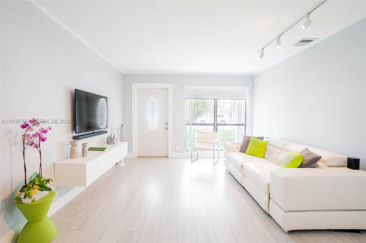 3330 59th Ter - Photo 1