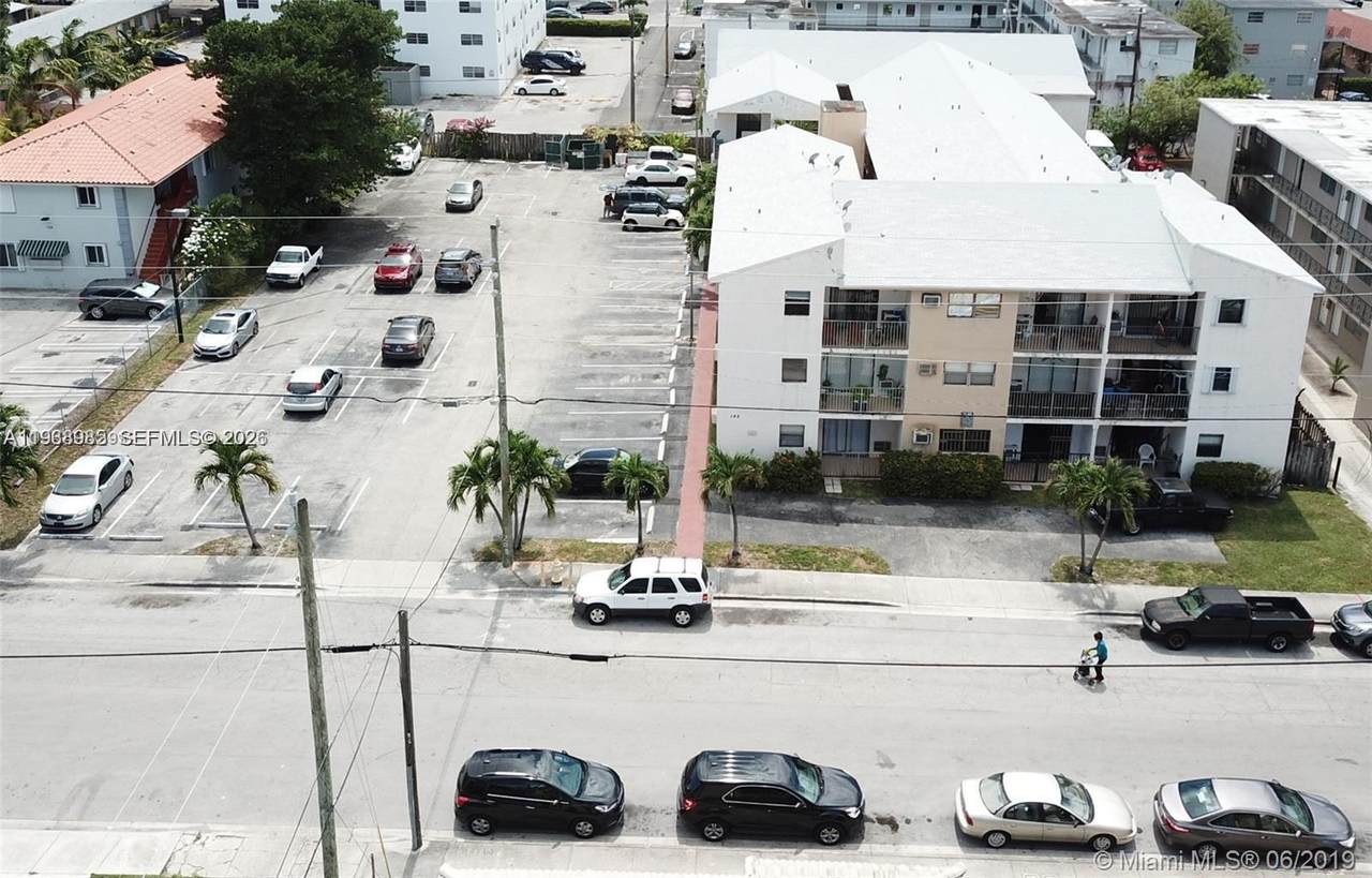 142 18th Ave - Photo 1