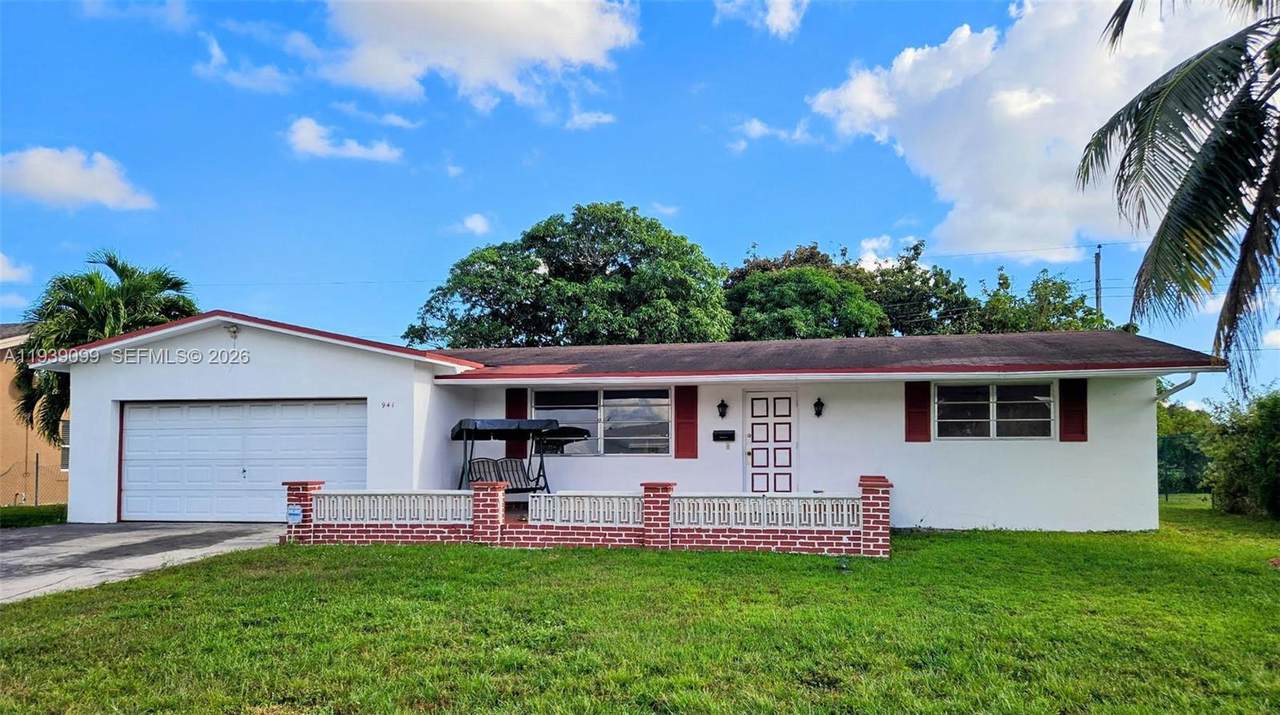 941 64th Pkwy - Photo 1