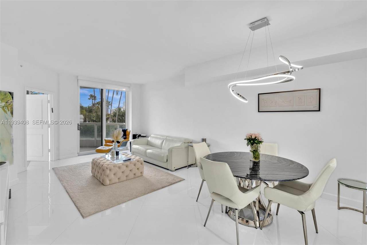 21050 Point Pl - Photo 1