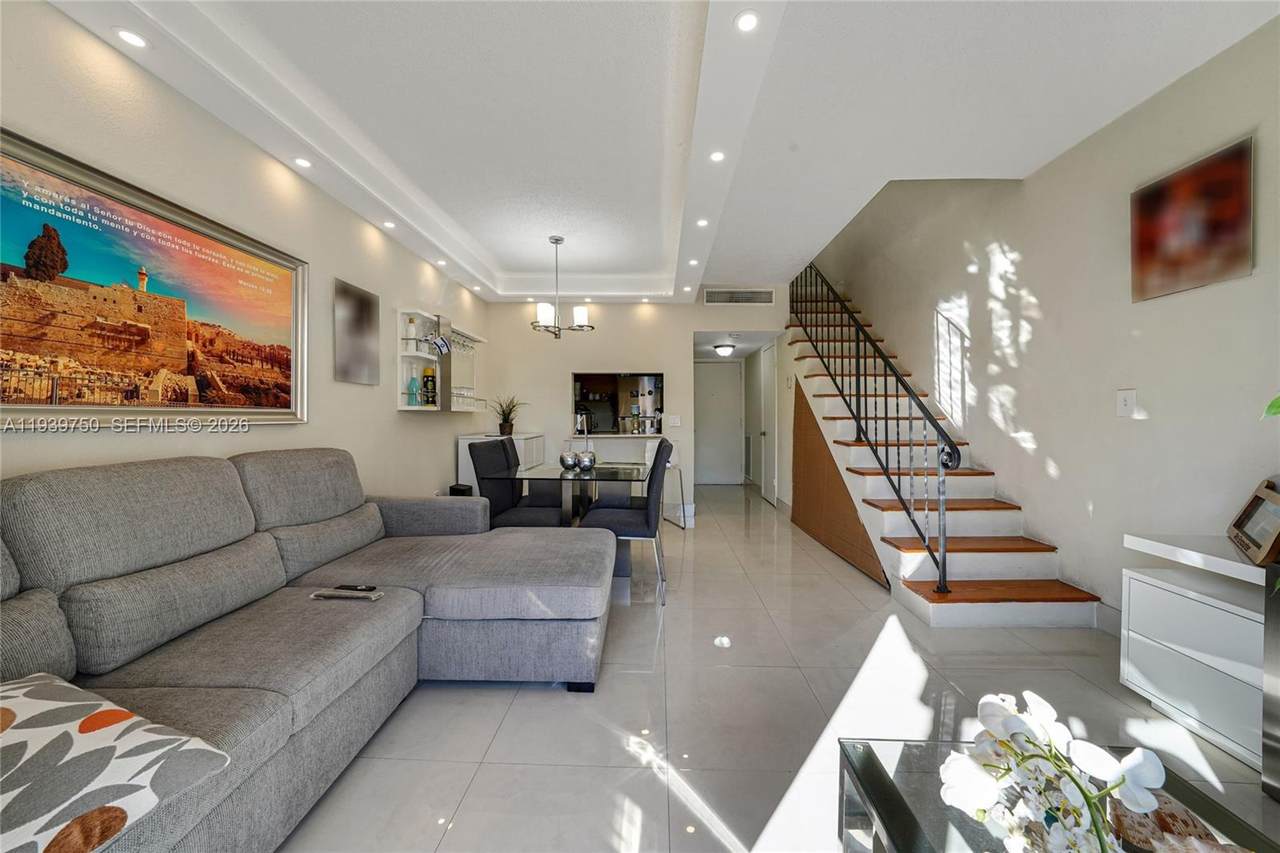 1305 53rd St - Photo 1