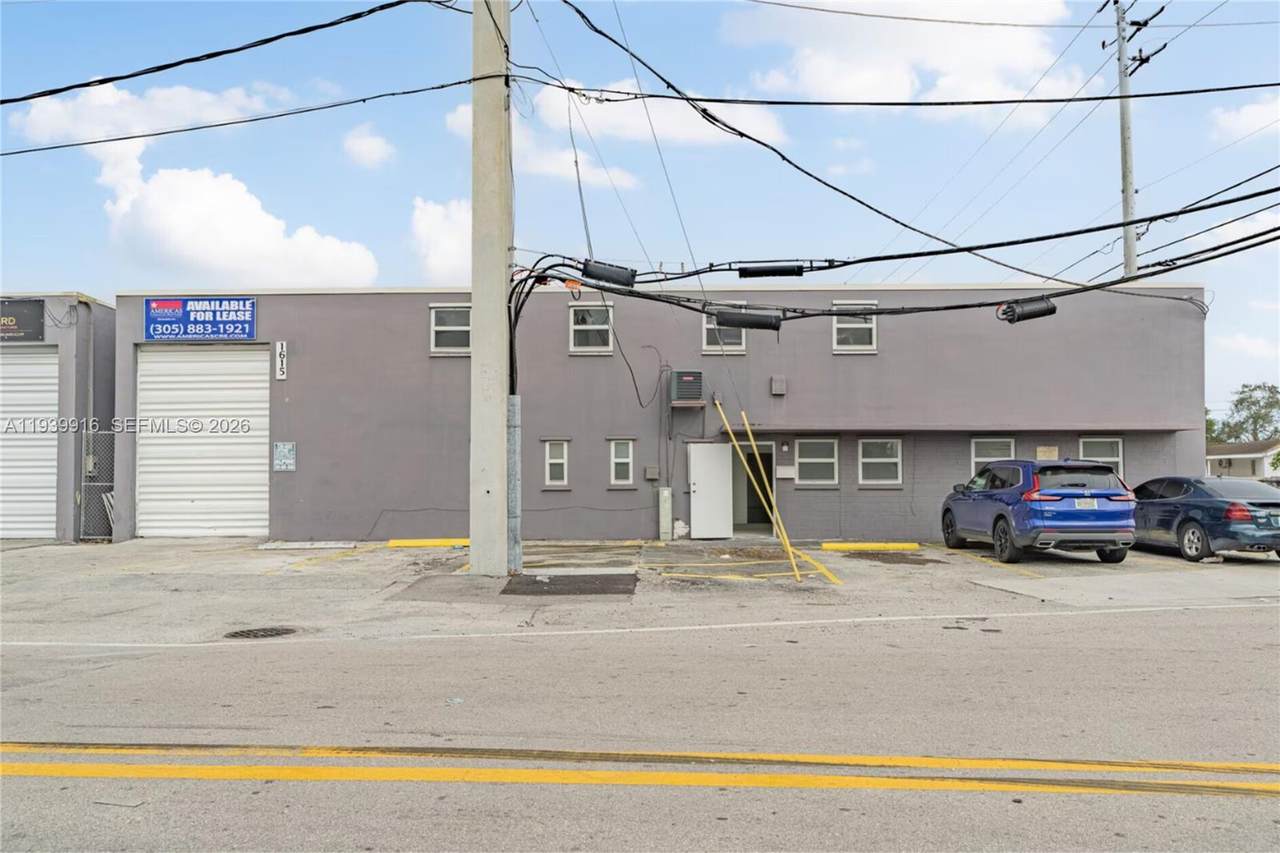 1615 31st Pl - Photo 1