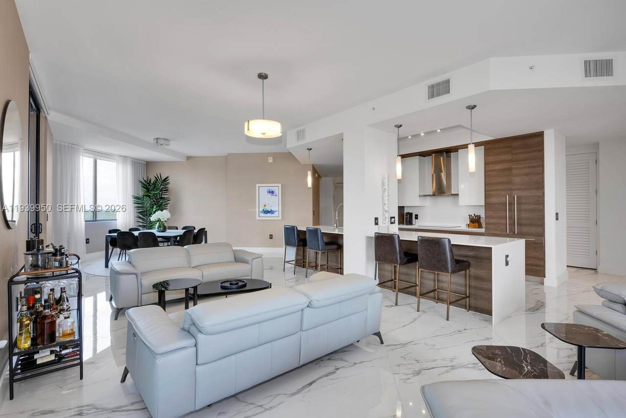 301 Altara Ave - Photo 1