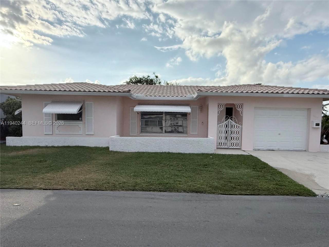 6015 67th Ter - Photo 1