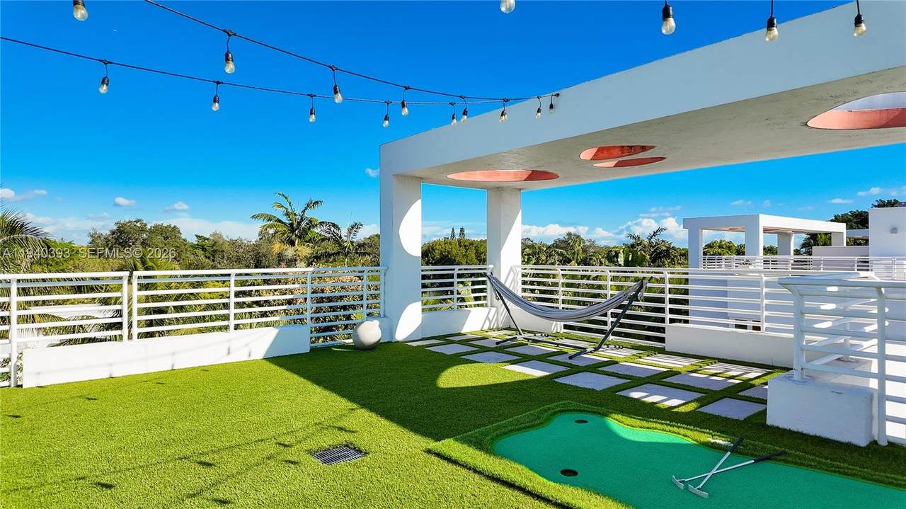 455 39th St - Photo 1