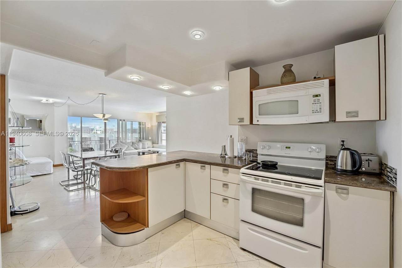 11111 Biscayne Blvd - Photo 1