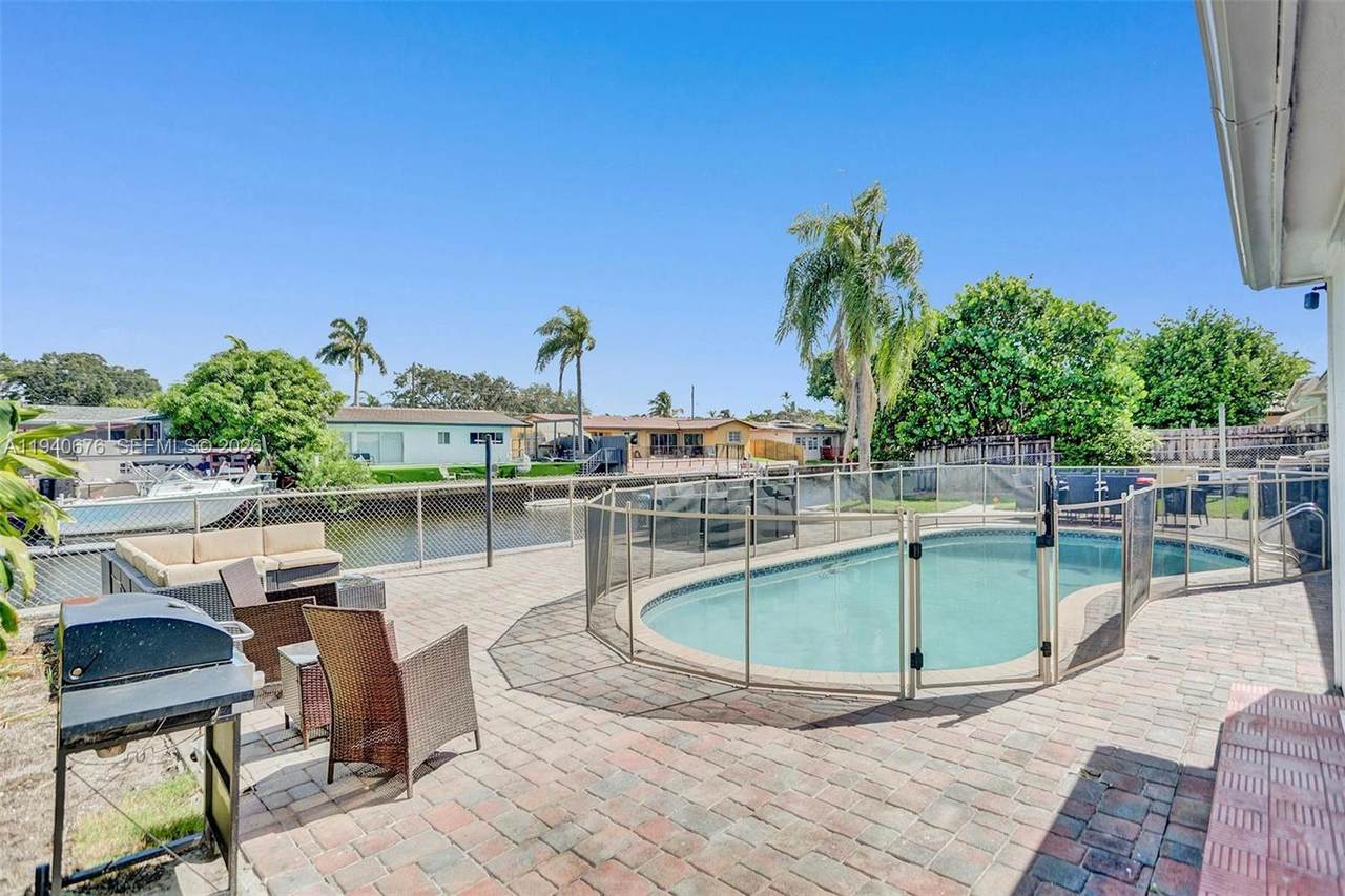 2827 Arthur St - Photo 1