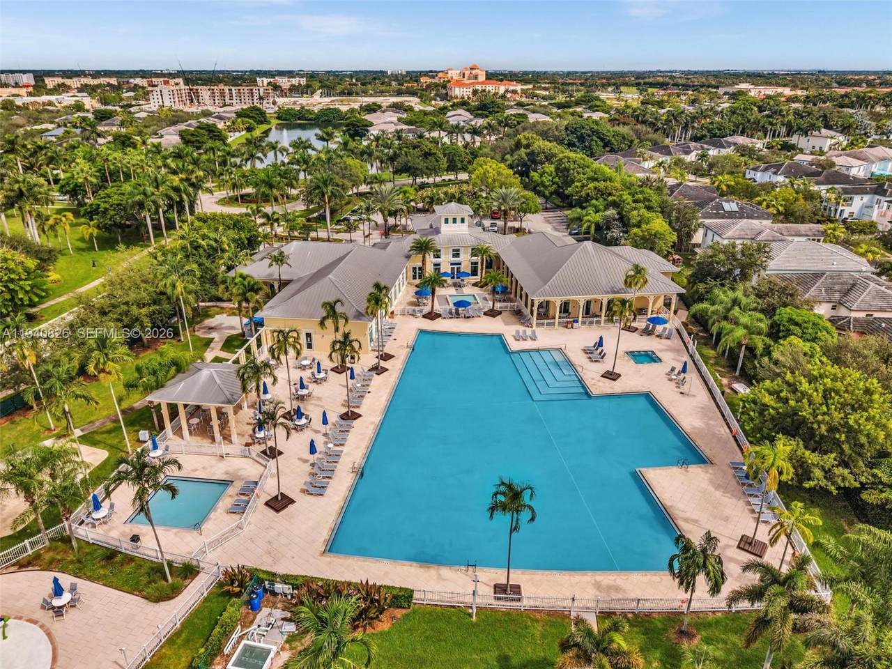 625 30th Ter - Photo 1