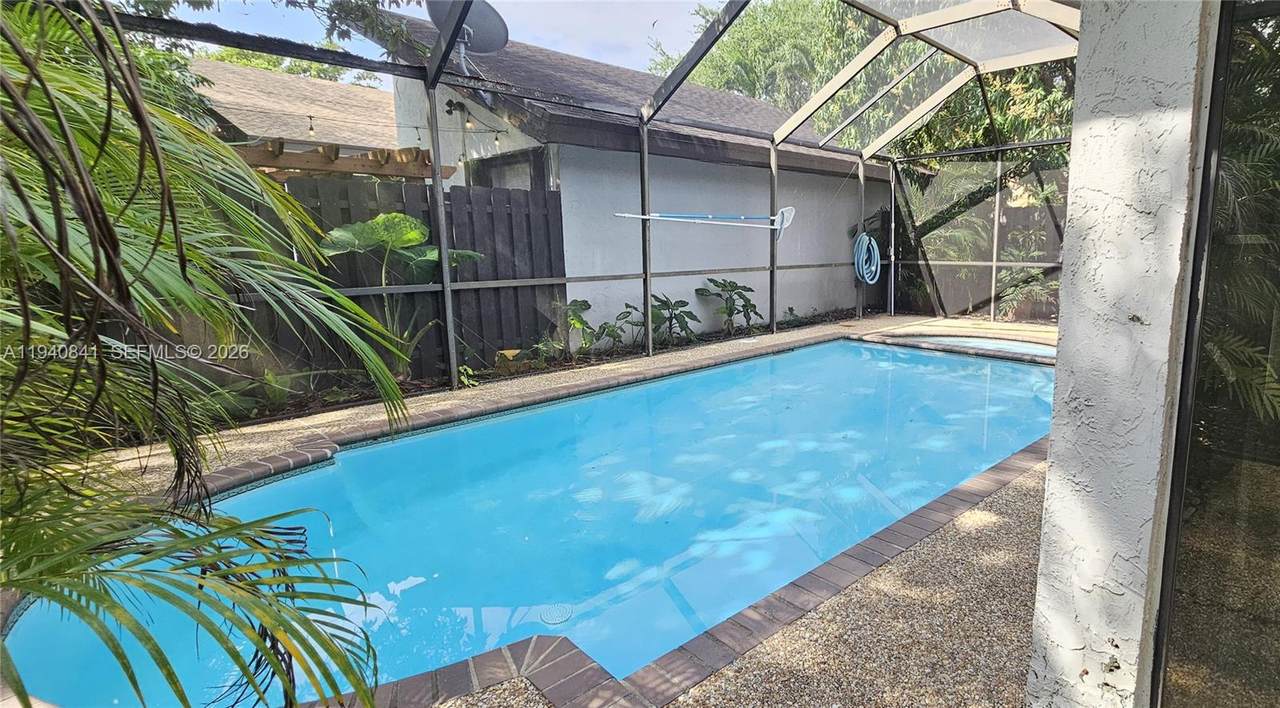 1451 Sandpiper Cir - Photo 1