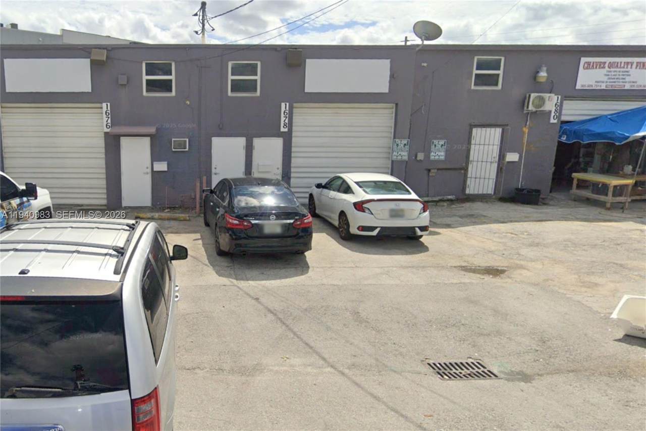 1678 31st Pl - Photo 1