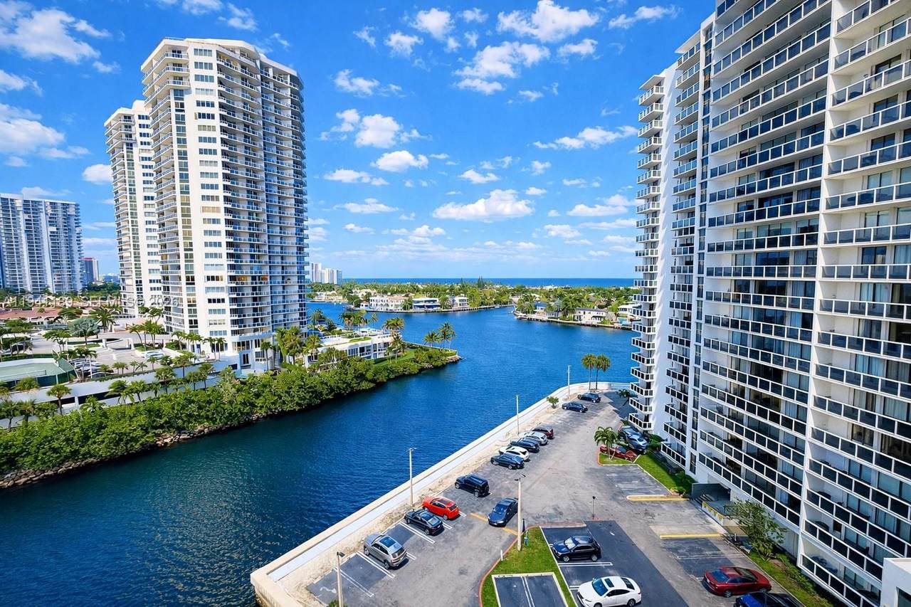 20505 Country Club Dr - Photo 1