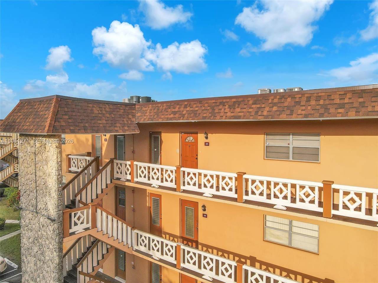 5041 Oakland Park Blvd - Photo 1