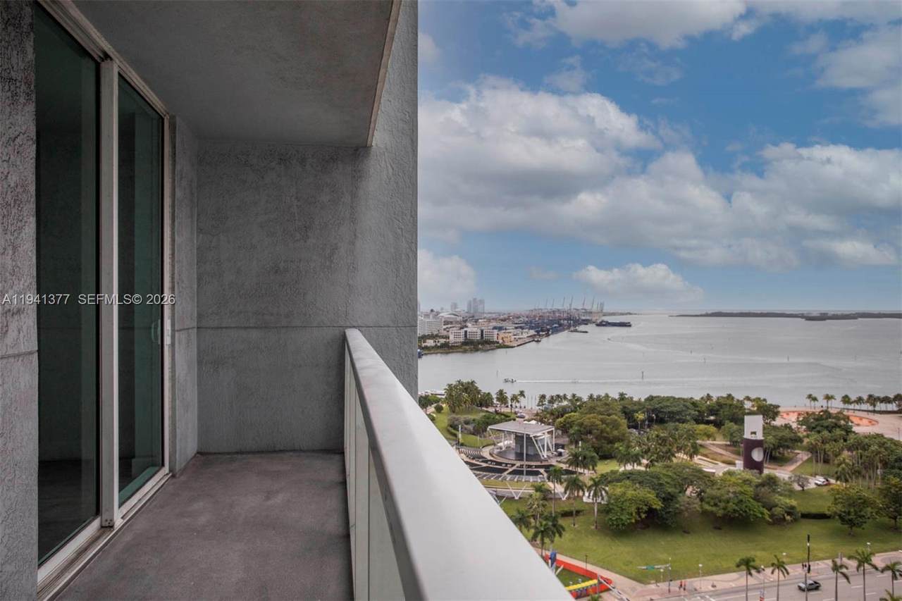 244 Biscayne Blvd - Photo 1
