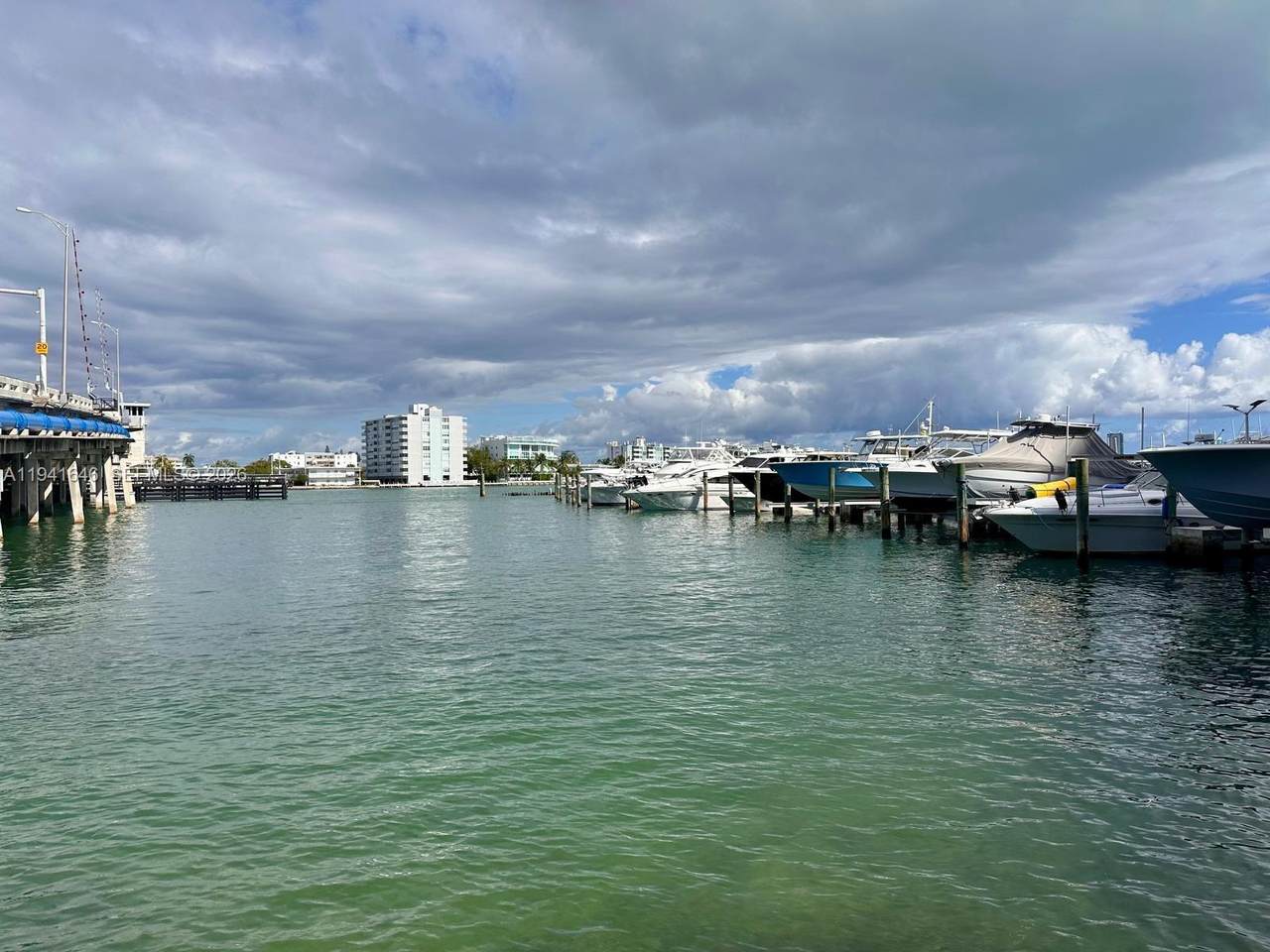 7601 Treasure Dr - Photo 1